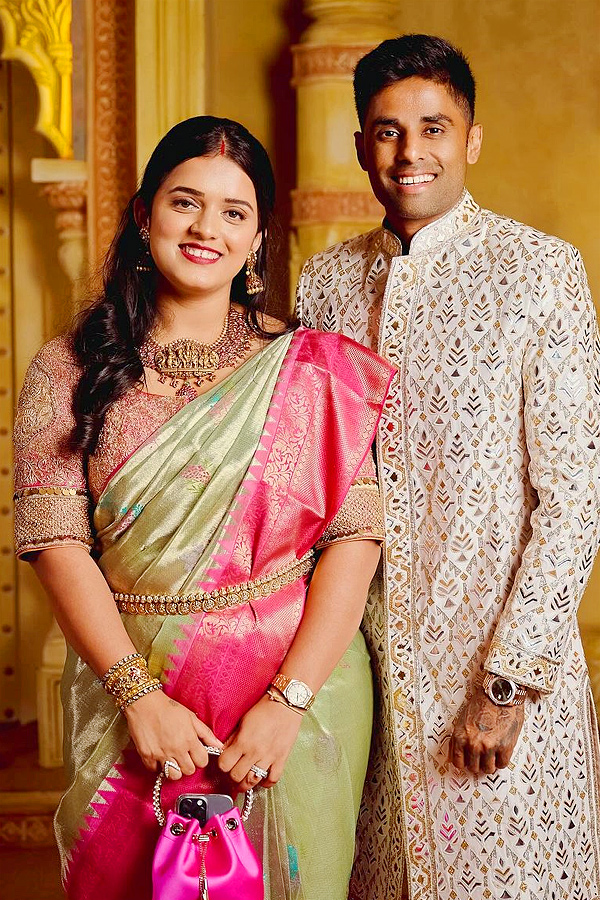 Suryakumar_20Yadav_20And_20His_20Wife_20Are_20Melting_20Hearts_20With_20Their_20Adorableness_20Photos_20_2814_29.jpg 15