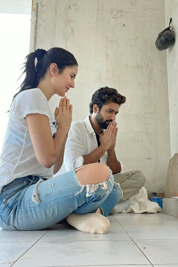 Vicky_20Kaushal_20shares_20Katrina_20Kaif_20pics_20as_20she_20naps_2C_20couple_20prays_20at_20makeshift_20temple_20Photos_20_2810_29.jpg 11