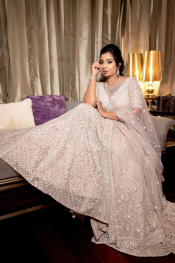 Shreya-Ghoshal-11.jpg 12