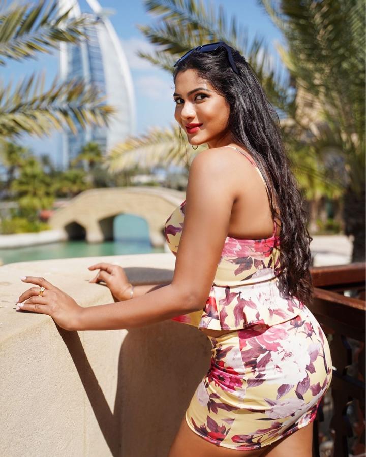 ShrutiReddy-06.jpg 6