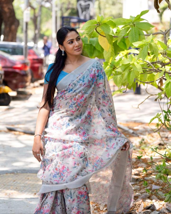 ShrutiReddy-07.jpg 7