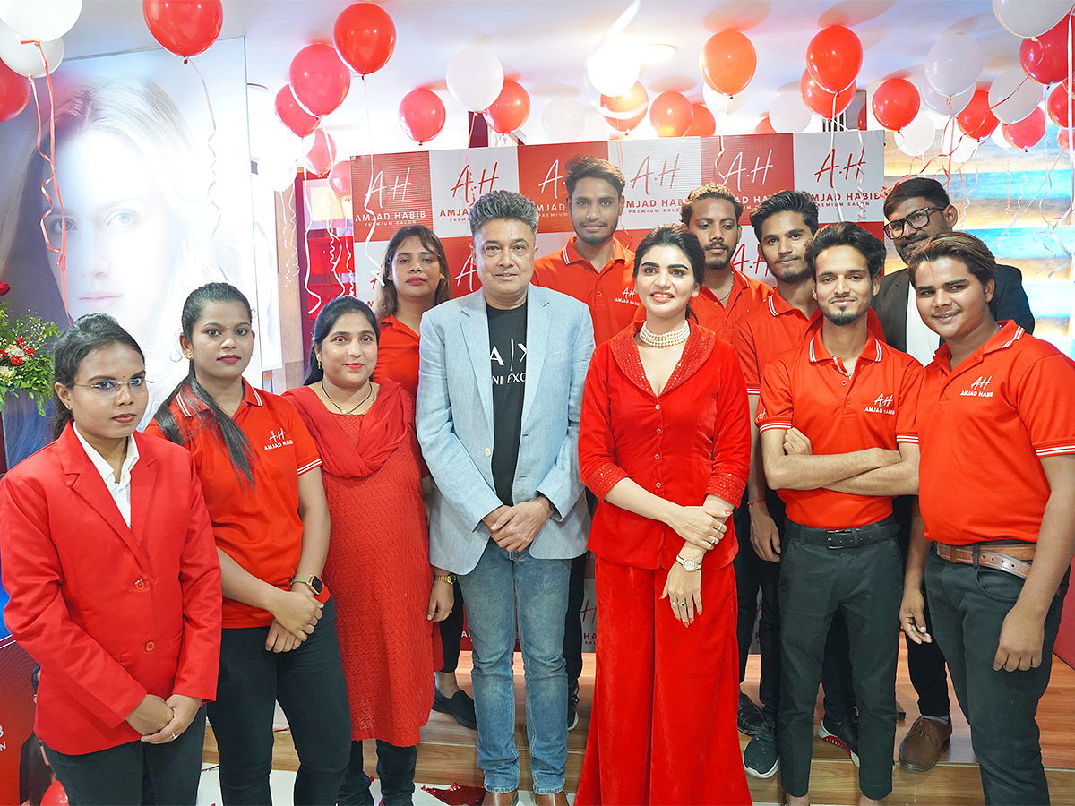 Vijayawada_20Actress_20Varsha_20launched_20Amjad_20Habib_20Premium_20Salon_20Photos__20_2810_29.jpg 10