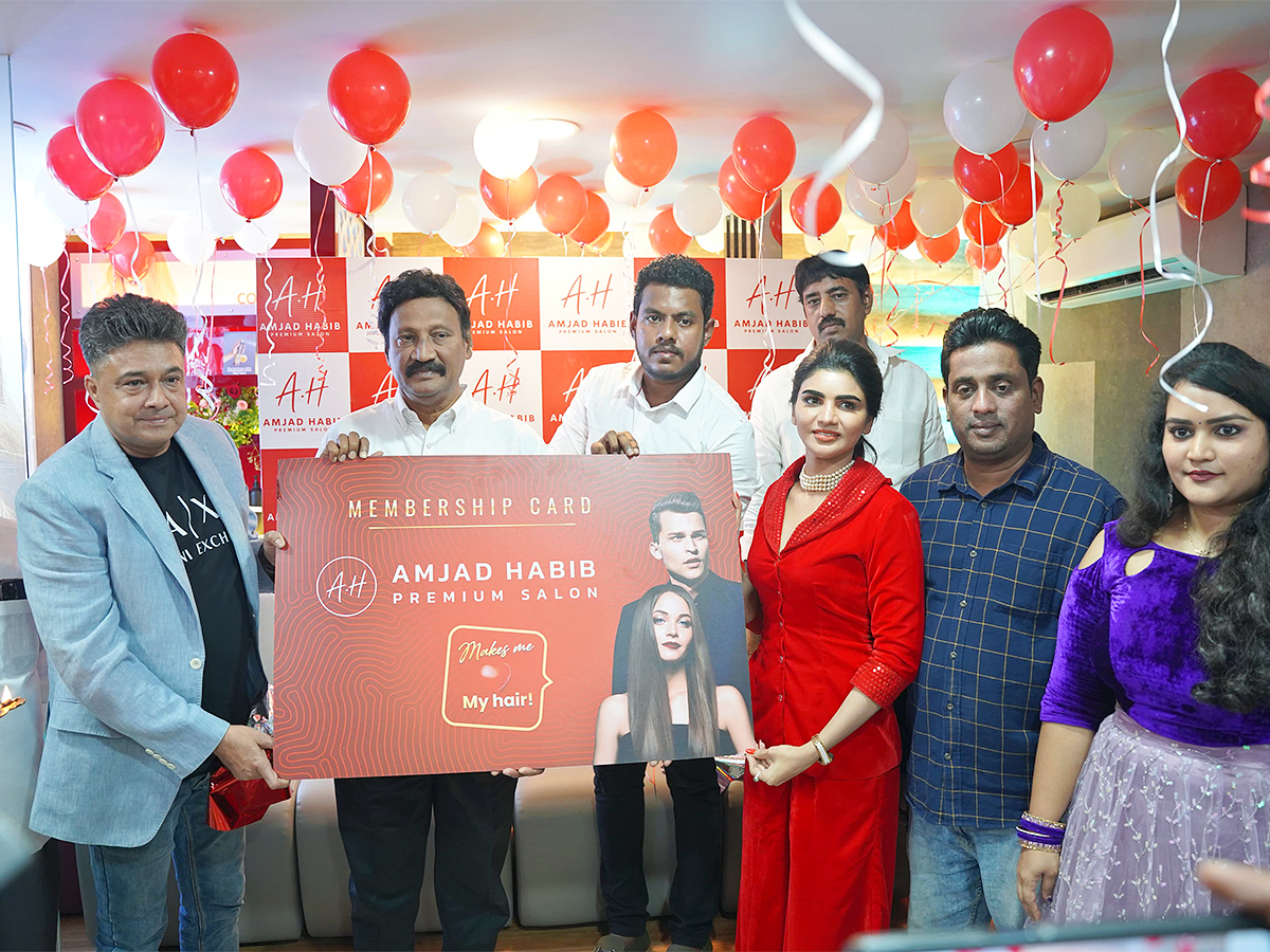 Vijayawada_20Actress_20Varsha_20launched_20Amjad_20Habib_20Premium_20Salon_20Photos__20_2811_29.jpg 11