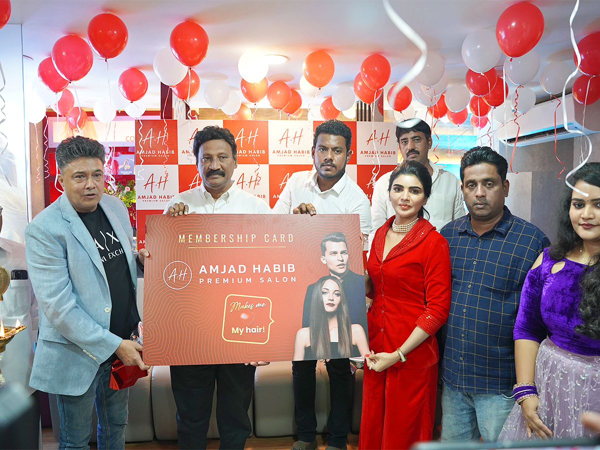Vijayawada_20Actress_20Varsha_20launched_20Amjad_20Habib_20Premium_20Salon_20Photos__20_2812_29.jpg 12