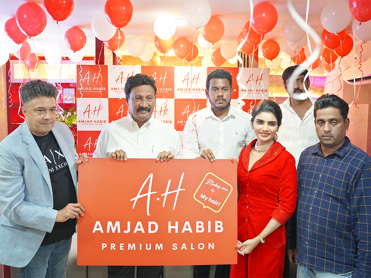 Vijayawada_20Actress_20Varsha_20launched_20Amjad_20Habib_20Premium_20Salon_20Photos__20_2813_29.jpg 13