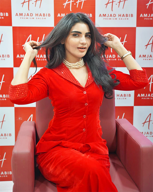Vijayawada_20Actress_20Varsha_20launched_20Amjad_20Habib_20Premium_20Salon_20Photos__20_285_29.jpg 5