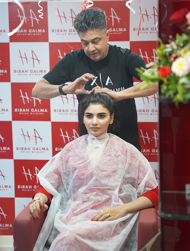 Vijayawada_20Actress_20Varsha_20launched_20Amjad_20Habib_20Premium_20Salon_20Photos__20_286_29.jpg 6