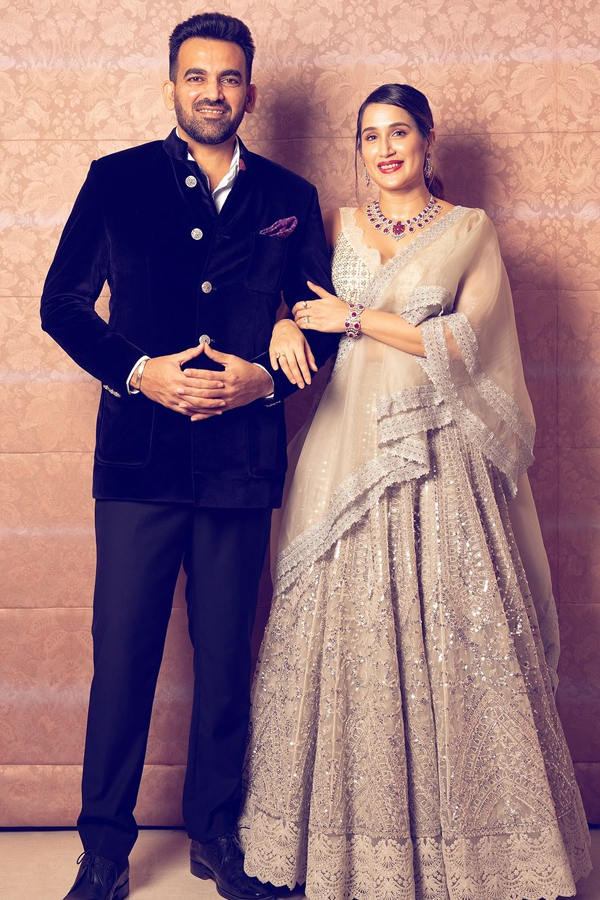 Zaheer-Khan_Sagarika-Ghatge-4.jpg 5