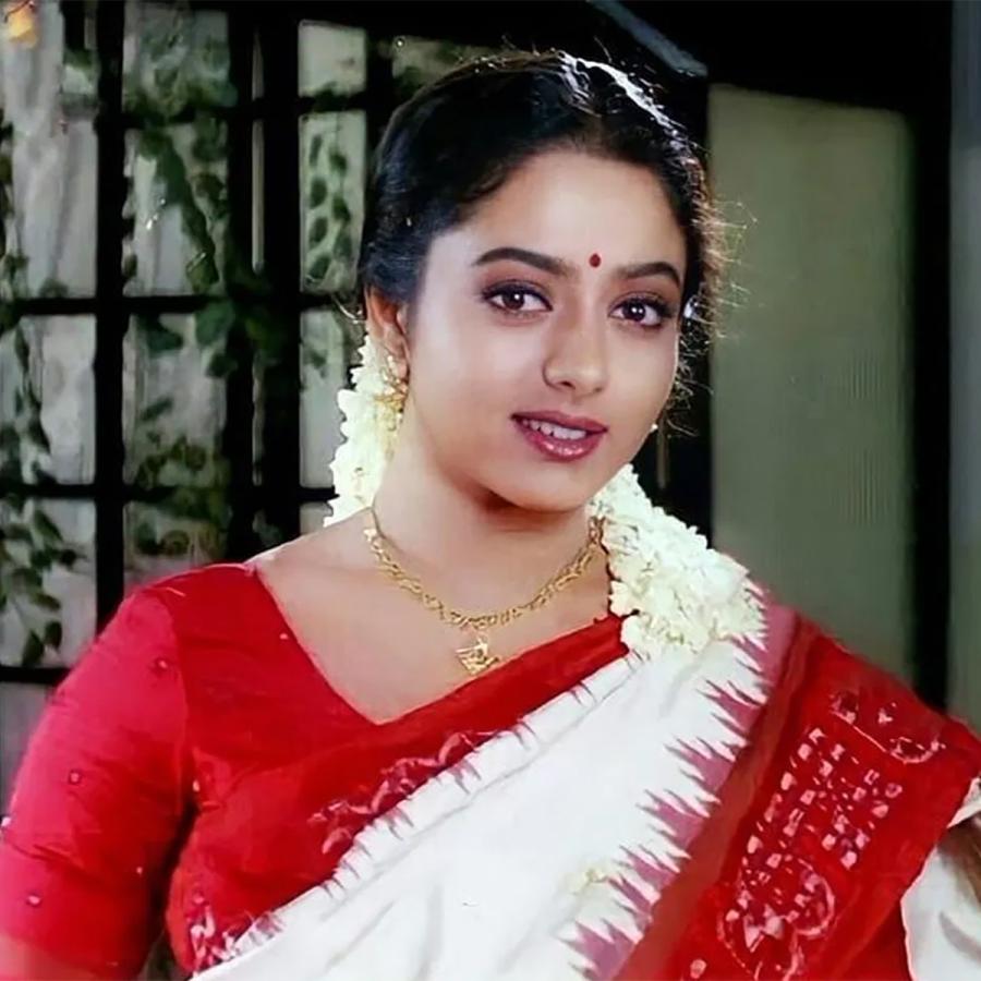 Actress_20Soundarya_20Unseen_20Photos_15.jpg 14