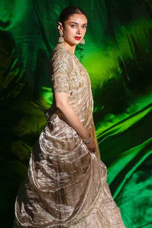 Aditi_20Rao_20Hydari_20Latest_20photos_20_283_29.jpg 5
