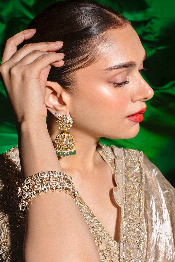 Aditi_20Rao_20Hydari_20Latest_20photos_20_288_29.jpg 10