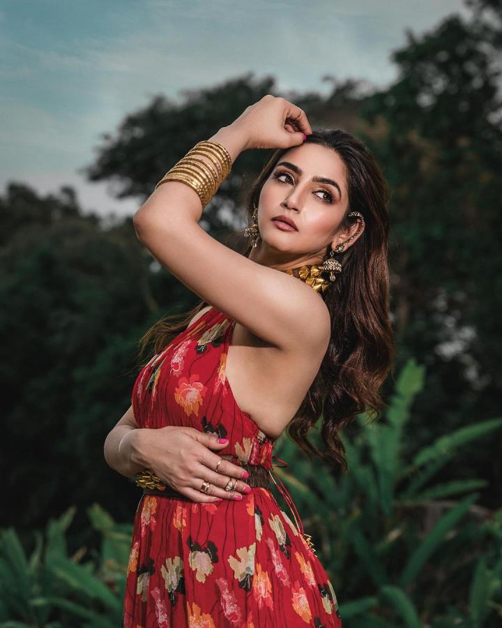 Ragini-Dwivedi-06.jpg 6