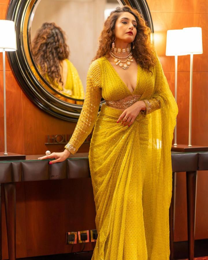 Ragini-Dwivedi-12.jpg 12