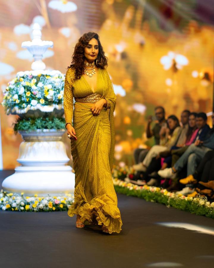 Ragini-Dwivedi-13.jpg 13