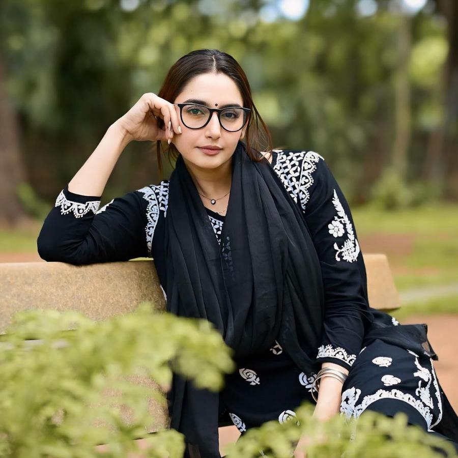 Ragini-Dwivedi-14.jpg 14