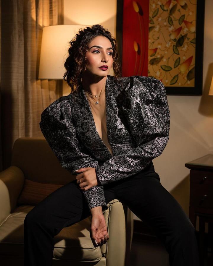 Ragini-Dwivedi-18.jpg 18