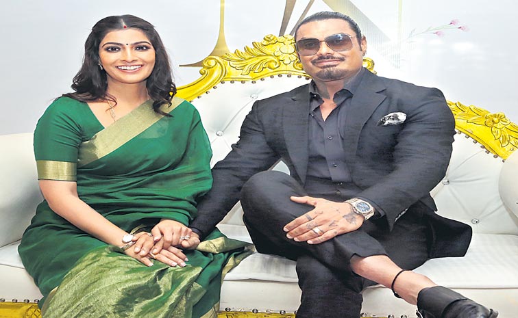 varalakshmi-sharathkumar.jpg