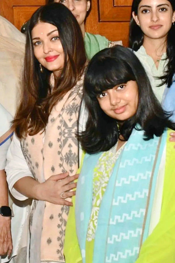 Aishwarya_20Rai_20and_20daughter_20Aaradhya_20Latest_20photos_20Goes_20Viral_20In_20Social_20Media_20_2812_29.jpg 19