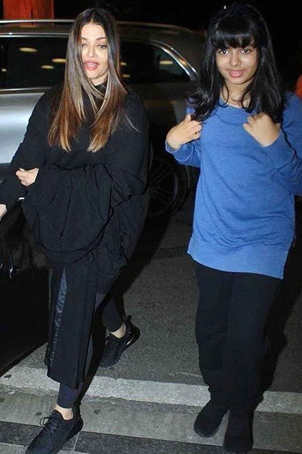 Aishwarya_20Rai_20and_20daughter_20Aaradhya_20Latest_20photos_20Goes_20Viral_20In_20Social_20Media_20_2817_29.jpg 24
