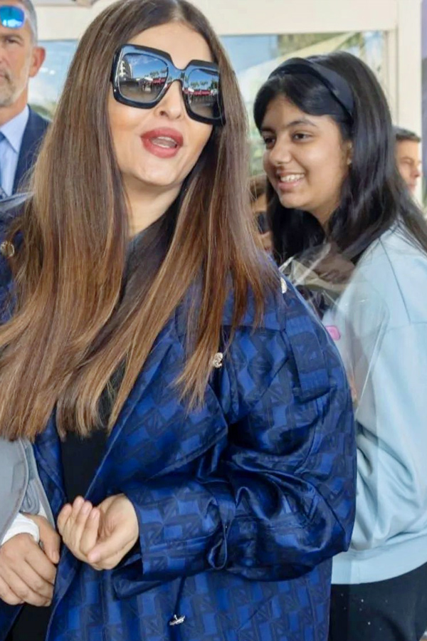 Aishwarya_20Rai_20and_20daughter_20Aaradhya_20Latest_20photos_20Goes_20Viral_20In_20Social_20Media_20_2823_29.jpg 30