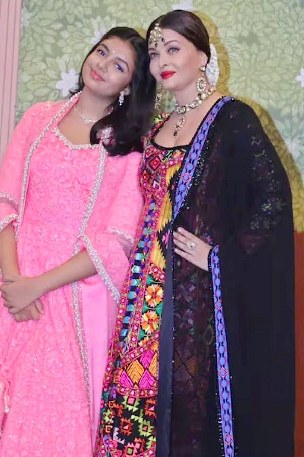 Aishwarya_20Rai_20and_20daughter_20Aaradhya_20Latest_20photos_20Goes_20Viral_20In_20Social_20Media_20_2828_29.jpg 4