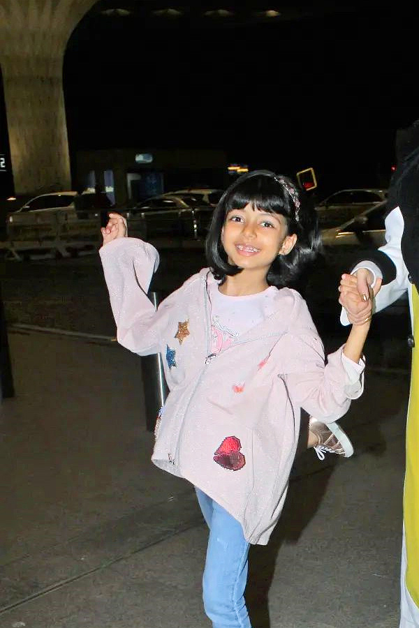 Aishwarya_20Rai_20and_20daughter_20Aaradhya_20Latest_20photos_20Goes_20Viral_20In_20Social_20Media_20_283_29.jpg 10