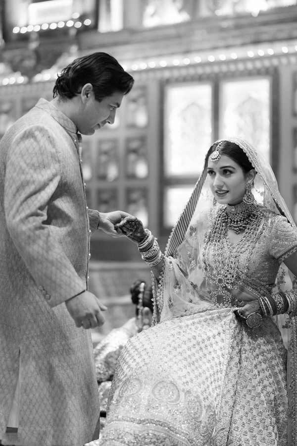 Radhika-Merchant_Anant-Ambani_Wedding-Pics-15.jpg 16