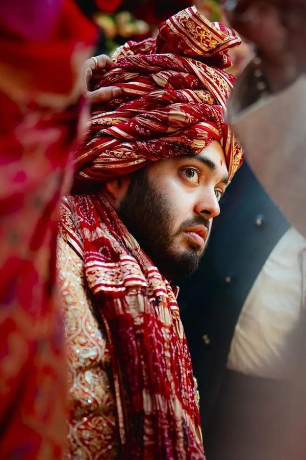 Radhika-Merchant_Anant-Ambani_Wedding-Pics-16.jpg 17