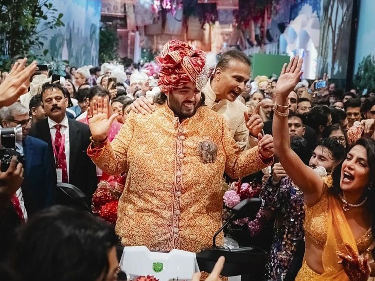 Radhika-Merchant_Anant-Ambani_Wedding-Pics-2.jpg 3