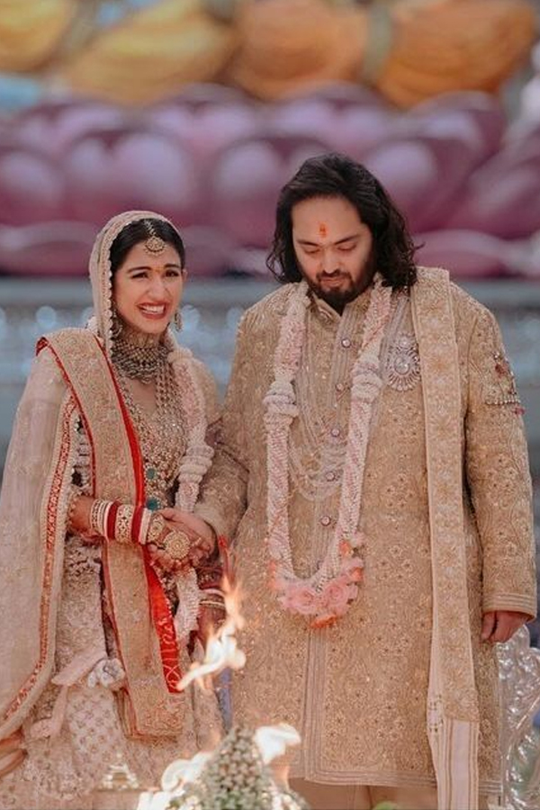 Radhika-Merchant_Anant-Ambani_Wedding-Pics-20.jpg 21