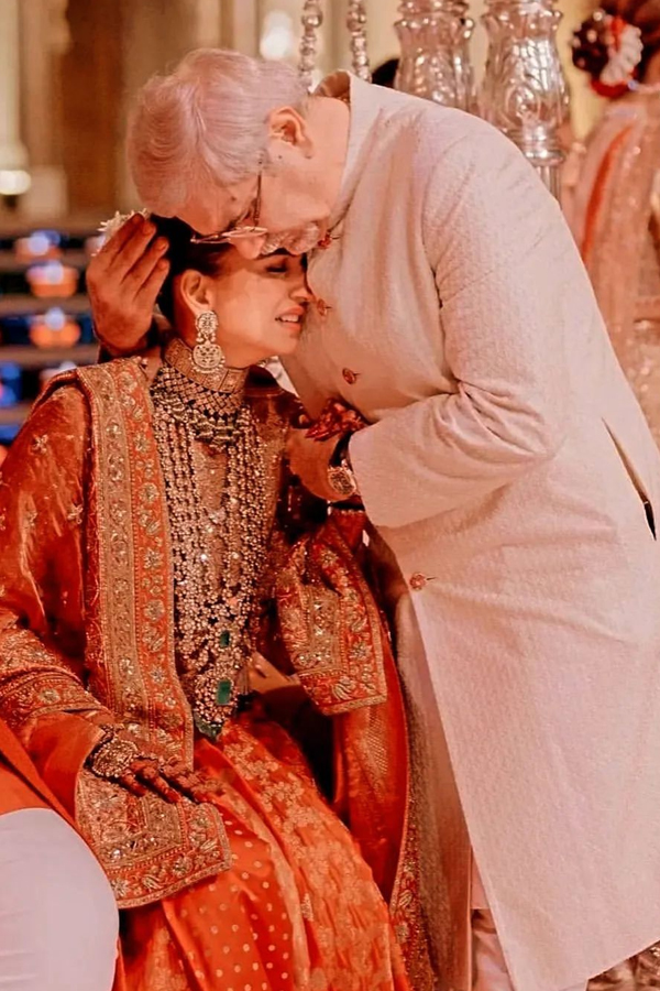 Radhika-Merchant_Anant-Ambani_Wedding-Pics-30.jpg 31