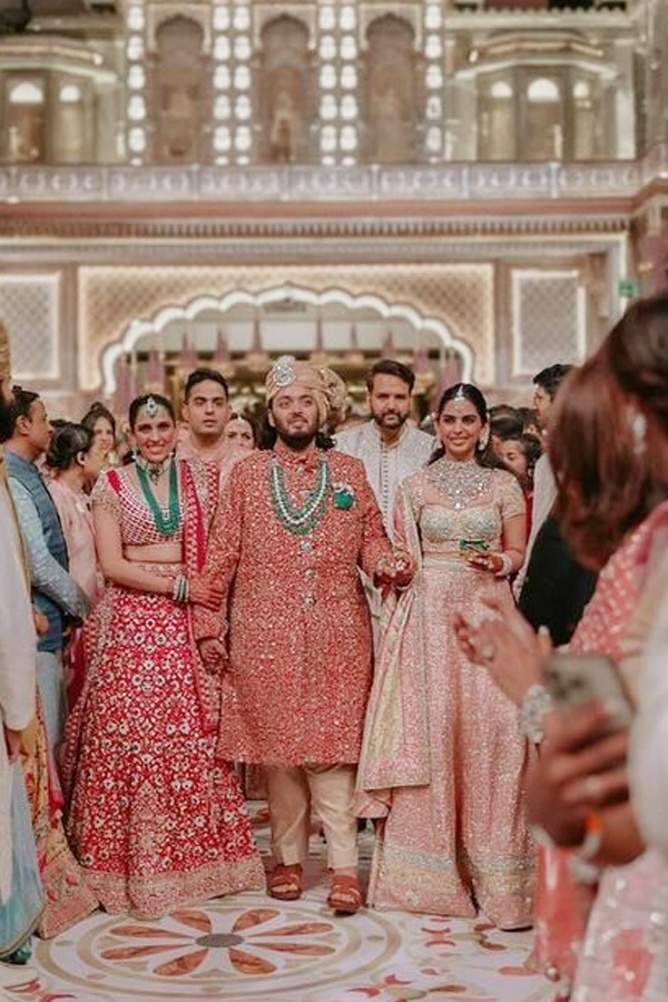 Radhika-Merchant_Anant-Ambani_Wedding-Pics-4.jpg 5