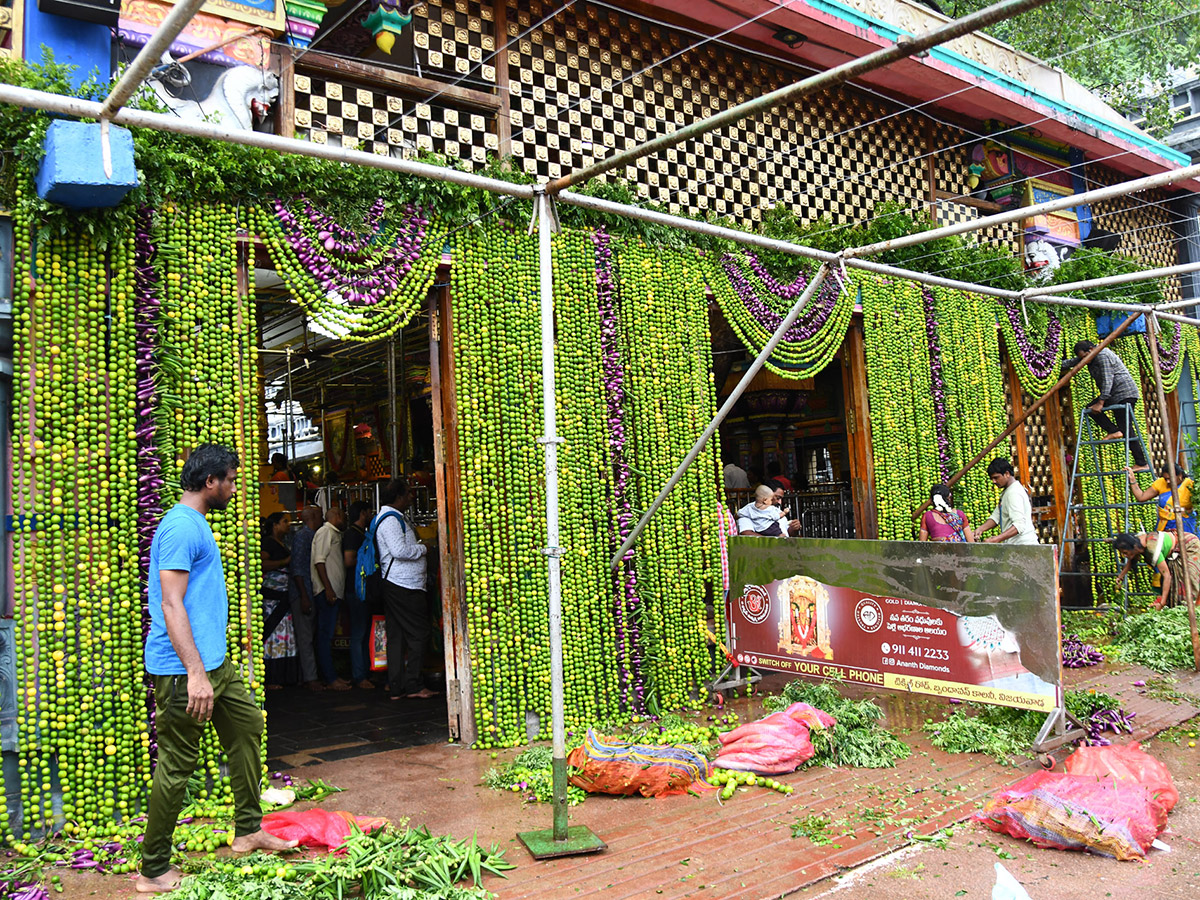 Shakambari_20festival_202024_20at_20Vijayawada_20Kanaka_20Durga_20Temple_20Photos__20_2811_29.jpg 11