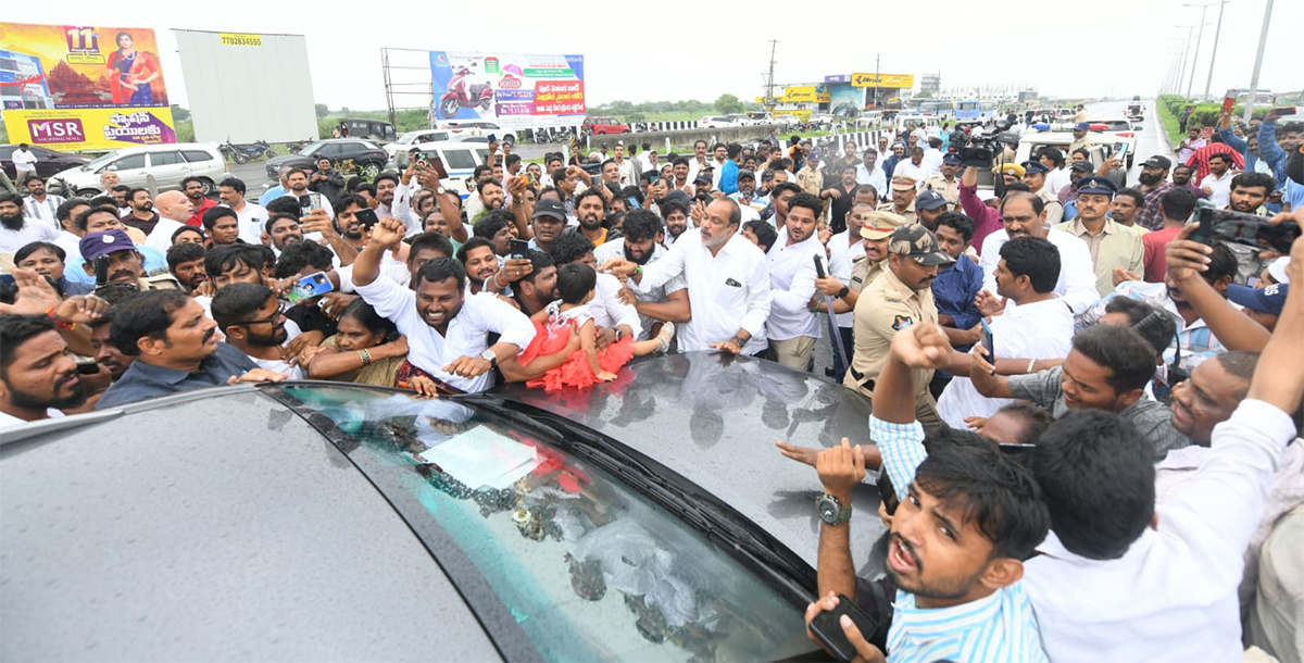 YS_20Jagan_20Vinukonda_20Tour_20Photos_3.jpg 3