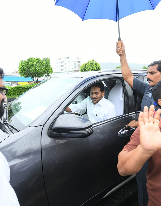 YS_20Jagan_20Vinukonda_20Tour_20Photos_4.jpg 4