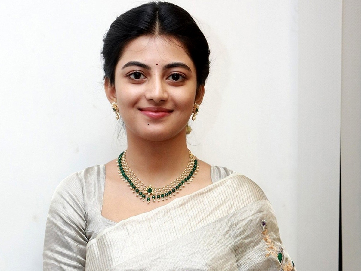 Anandhi-19.jpg 19
