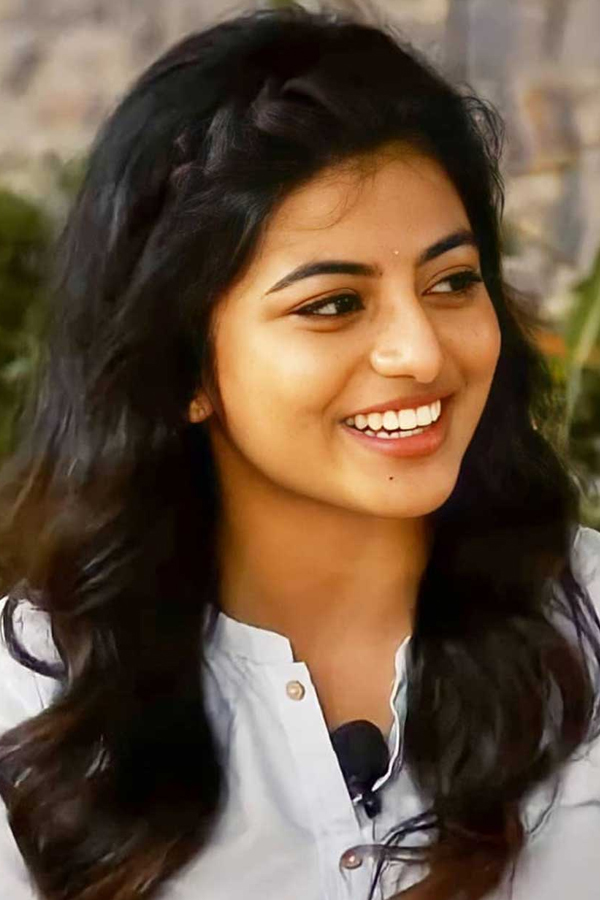 Anandhi-25.jpg 25