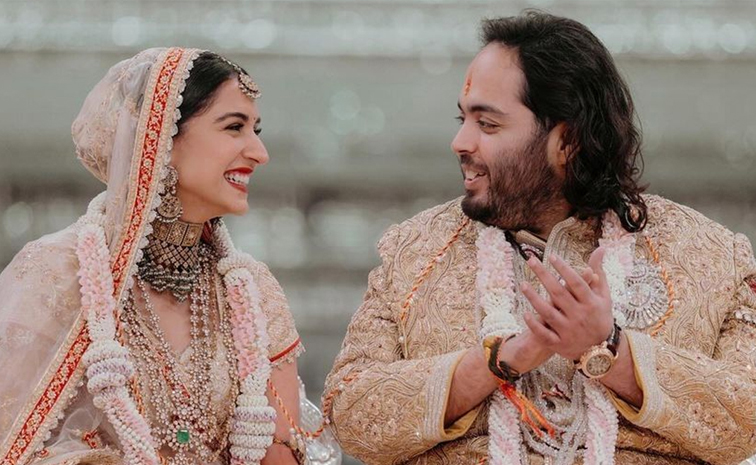 Anant_Radhika_20wedding-luxurygifts.jpg