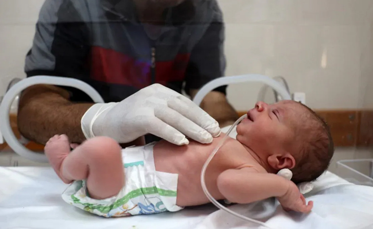 Gaza_Child_After_Mother_Dea.jpg