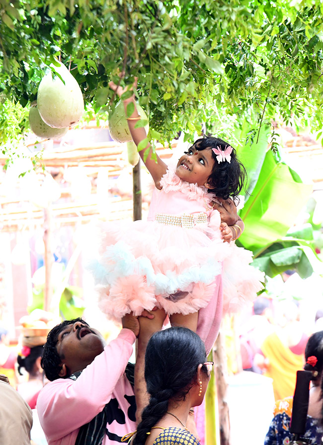Shakambari_20Devi_20Festival_20Grandly_20Celebrated_20At_20Indrakeeladri__20_2817_29.jpg 17