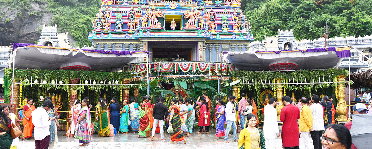 Shakambari_20Devi_20Festival_20Grandly_20Celebrated_20At_20Indrakeeladri__20_2825_29.jpg 25