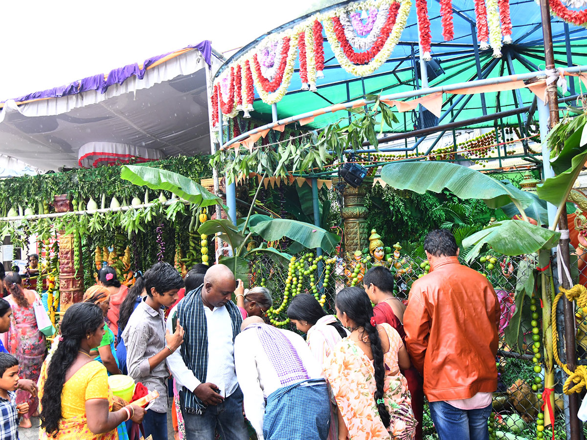 Shakambari_20Devi_20Festival_20Grandly_20Celebrated_20At_20Indrakeeladri__20_2830_29.jpg 30