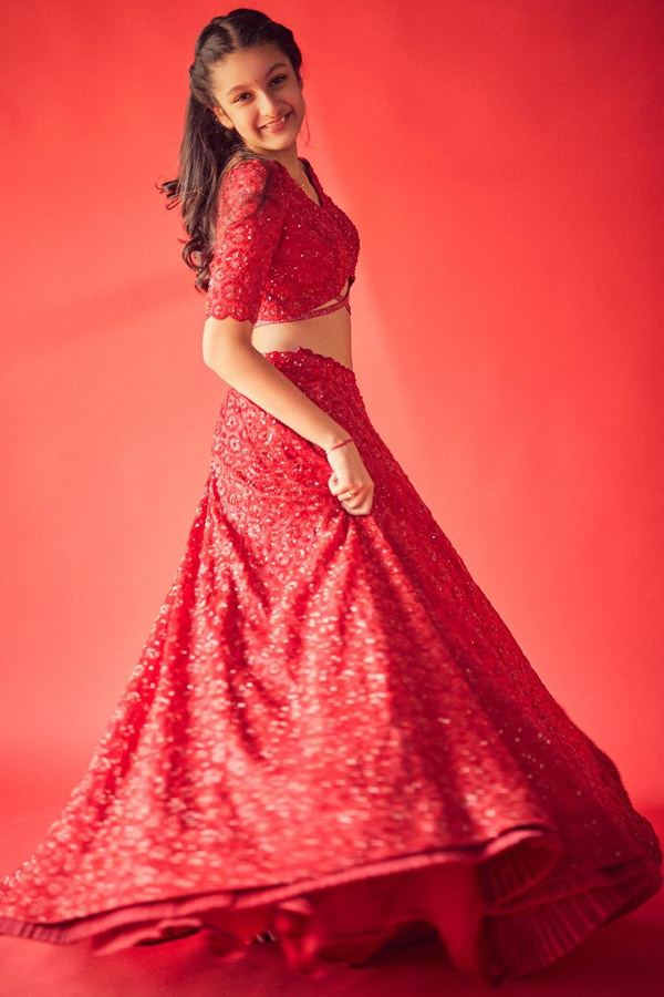 Sitara-Ghattamaneni-10.jpg 11
