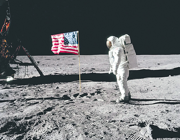 MOON-2.jpg