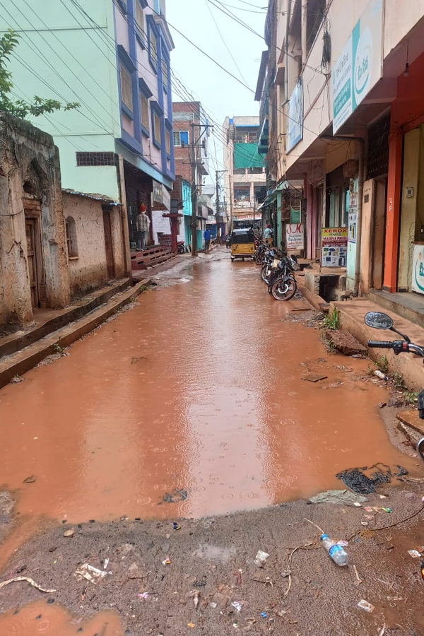 Rains-2.jpg 3