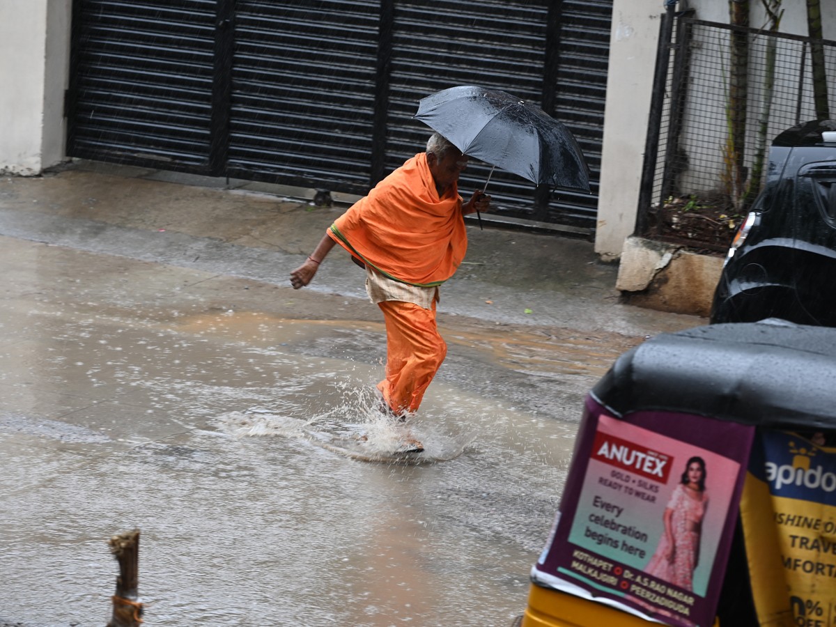 Rains-3.jpg 4