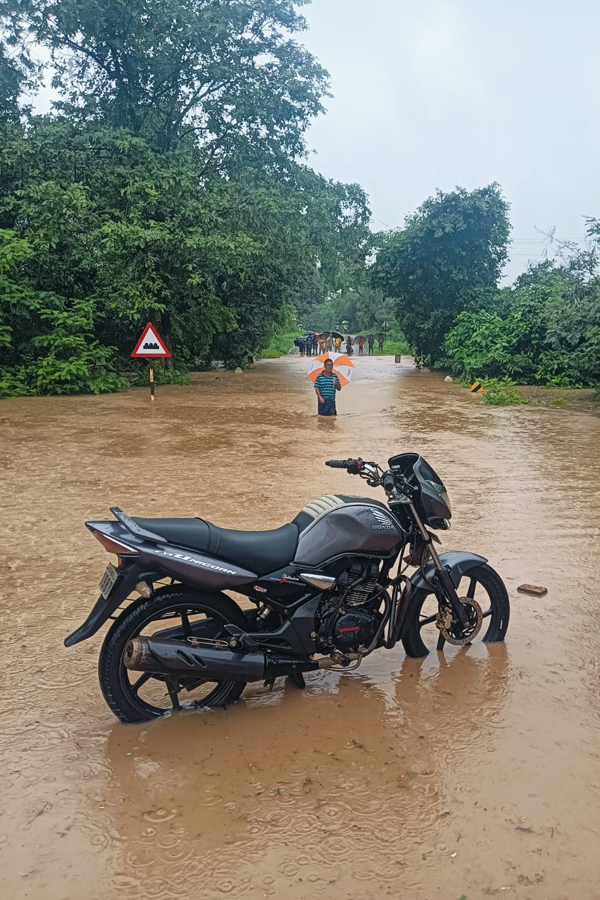 Rains-31.jpg 32