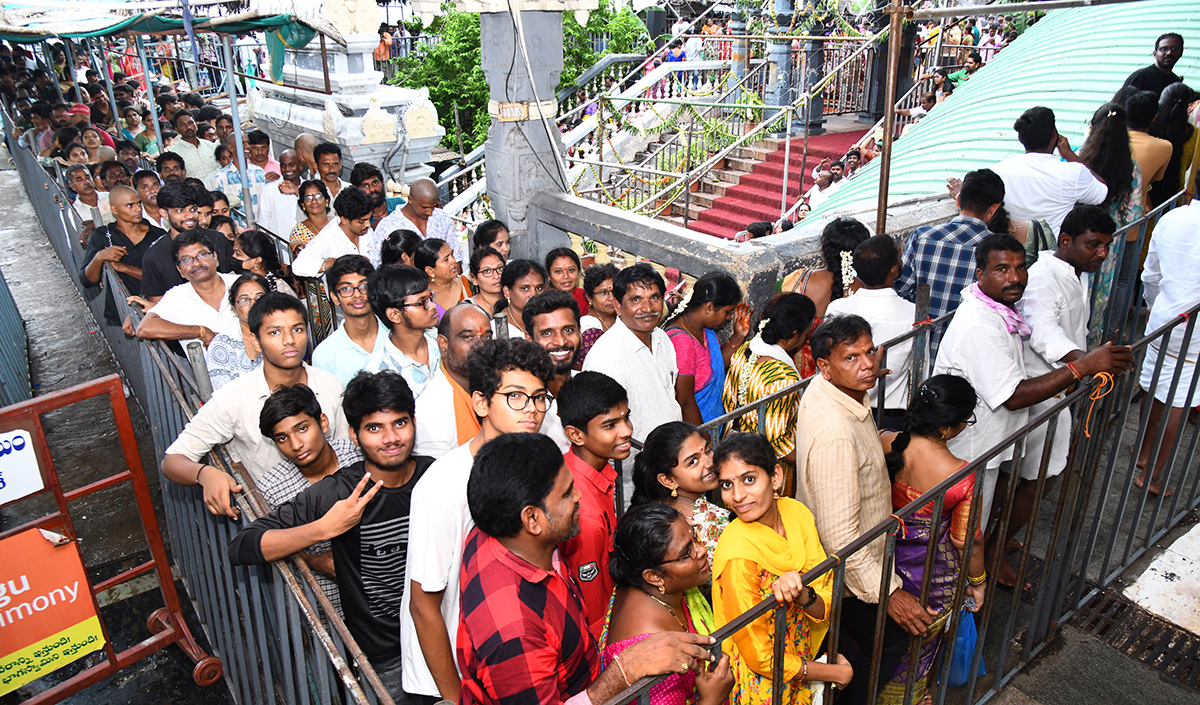 Ashadam_20Sare_20Fastival_20in_20Vijayawada_20Durgamma-2.jpg 2