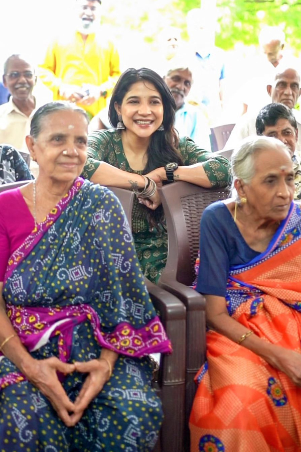 Sakshi-Agarwal-3.jpg 4