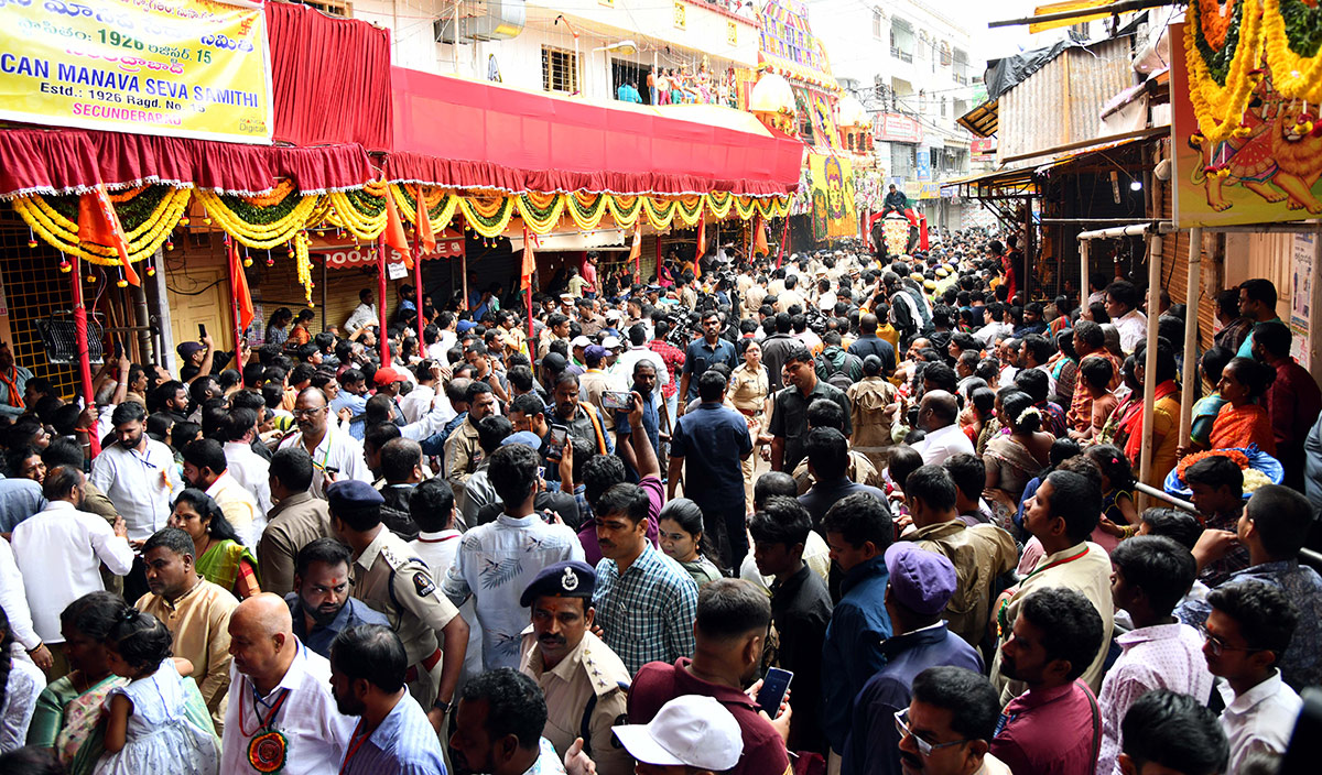Secunderabad_20_20Ujjaini_20Mahankali_20Bonalu_20Photos_10.jpg 10